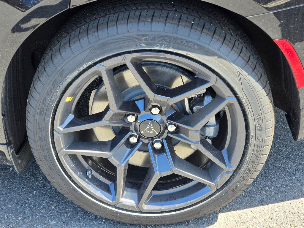 New 2026 Diamond Black Crystal Pearlcoat Dodge Scat Pack Plus image 4