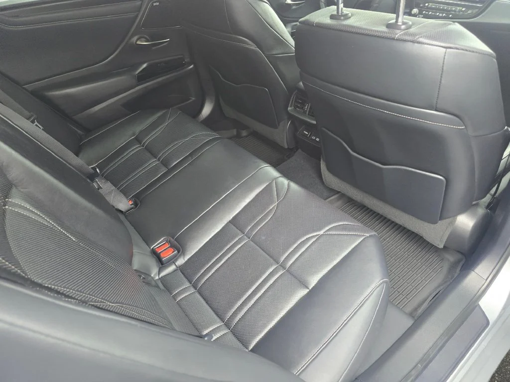 Certified Used 2022 IRIDIUM Lexus 300h Luxury image 11