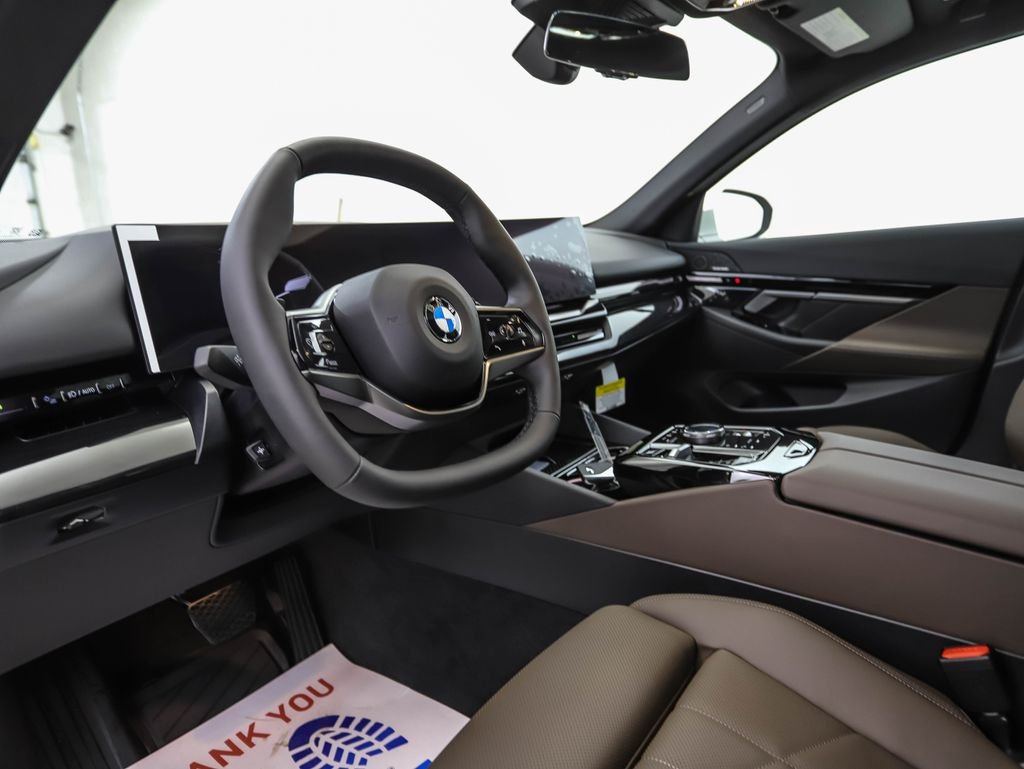 Used 2026 White Metallic BMW 530i xDrive image 10