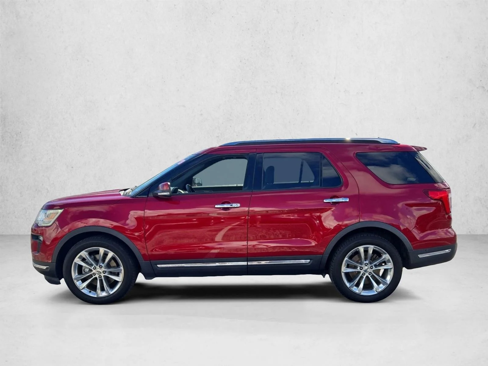 Used 2018 Ruby Red Metallic Tinted Clearcoat Ford Limited image 9