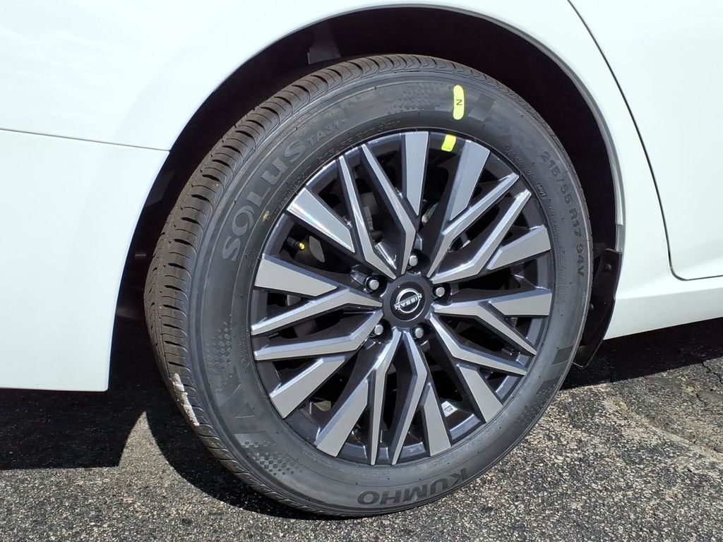 New 2026 Glacier White Nissan SV image 10