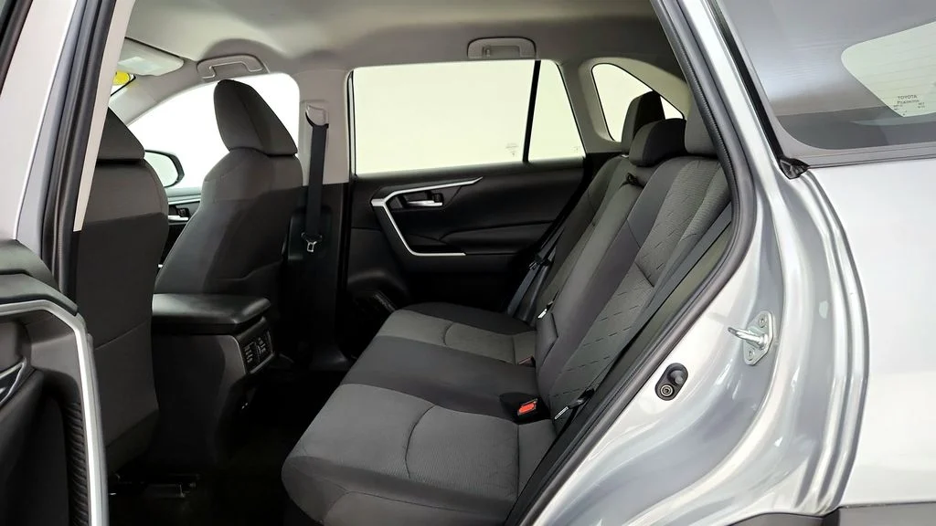 Certified Used 2022 Silver Toyota XLE image 21
