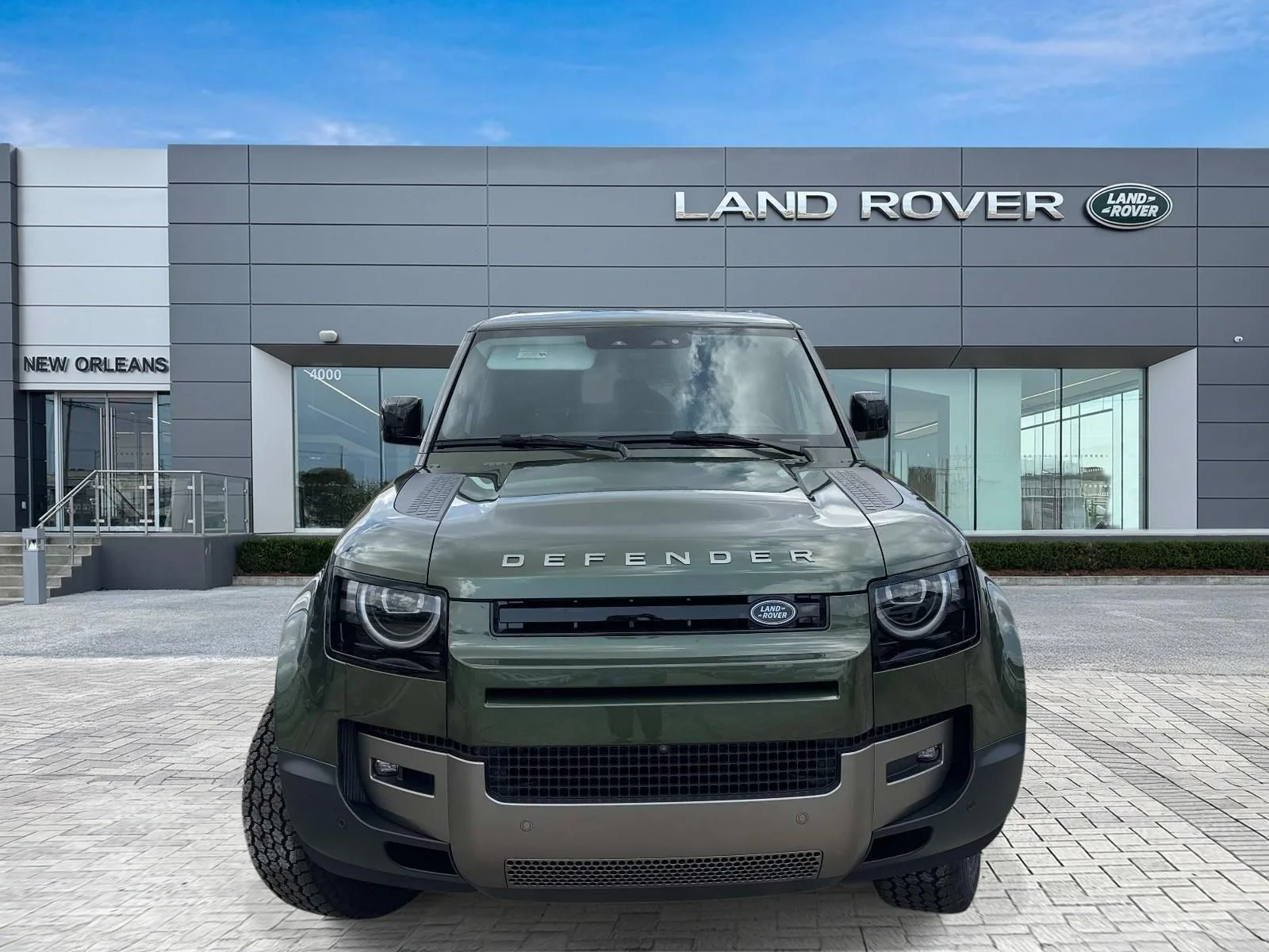 New  Green Land Rover S image 4