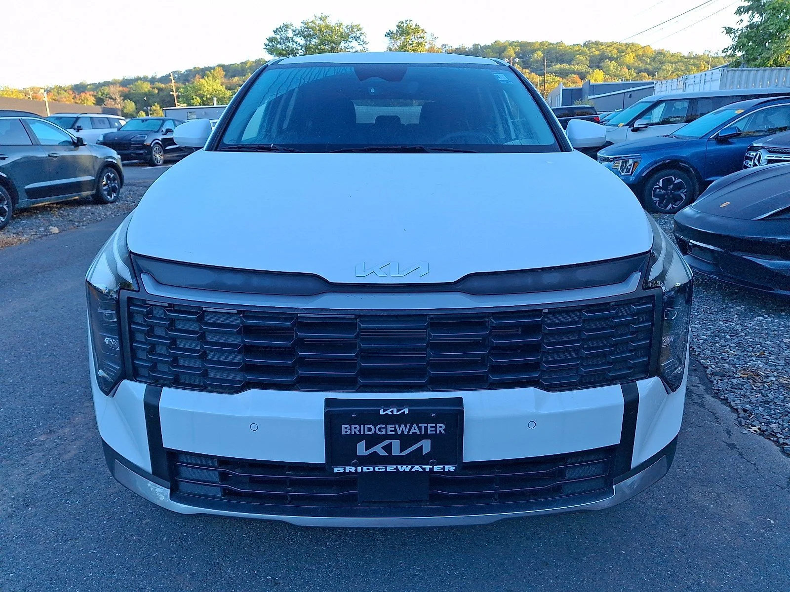 New 2026 Glacial White Pearl Kia LX image 2