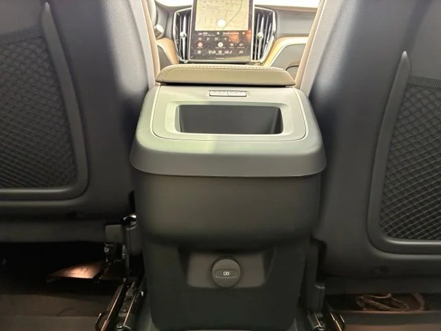 New 2026 Bright Dusk Volvo Plus image 25