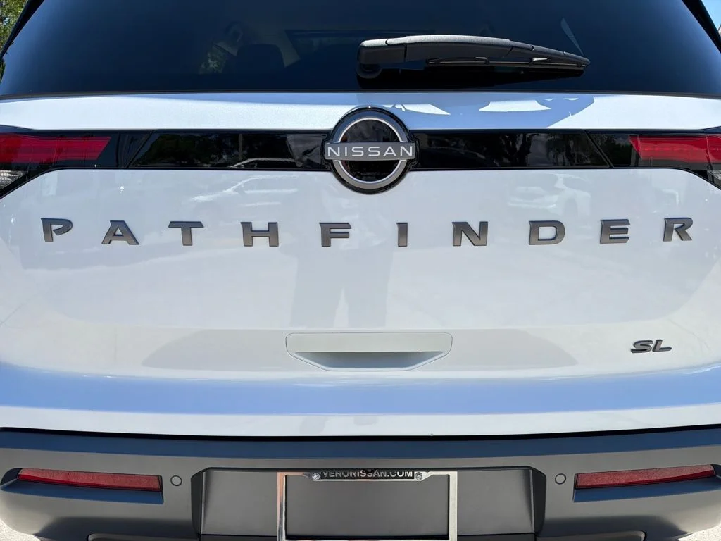 New 2026 White Nissan SL image 10