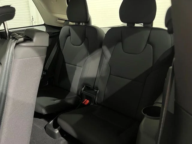 New 2026 Black Volvo B6 Plus 7-Seater image 22