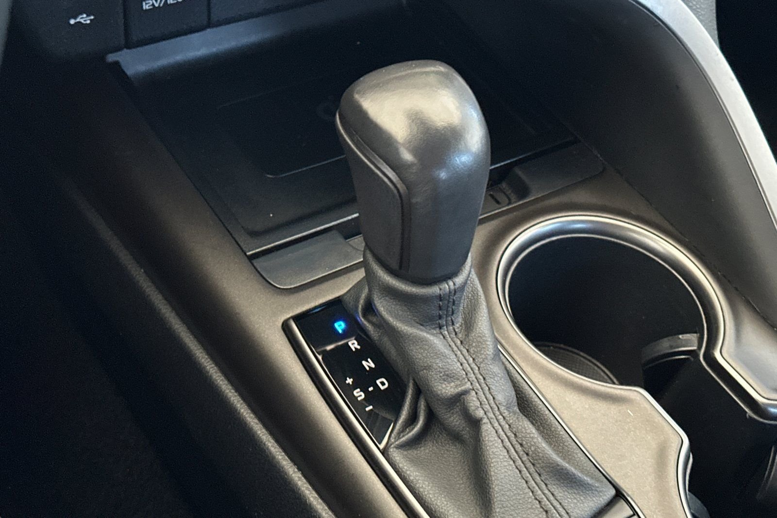 Used 2021 Beige Toyota XSE V6 image 23