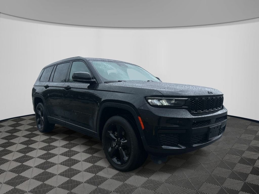Used 2023 Black Jeep Altitude image 7