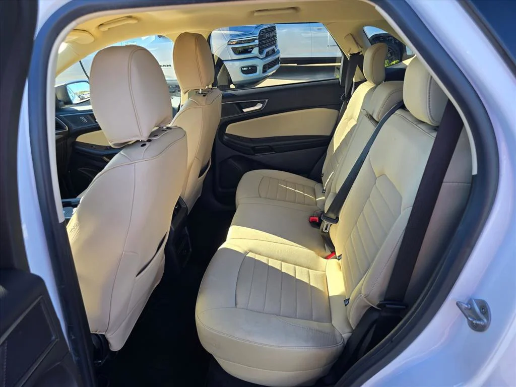 Used 2021 White Ford SE image 10
