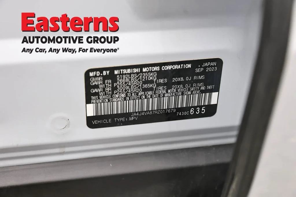 Used 2024 White Mitsubishi SE image 34