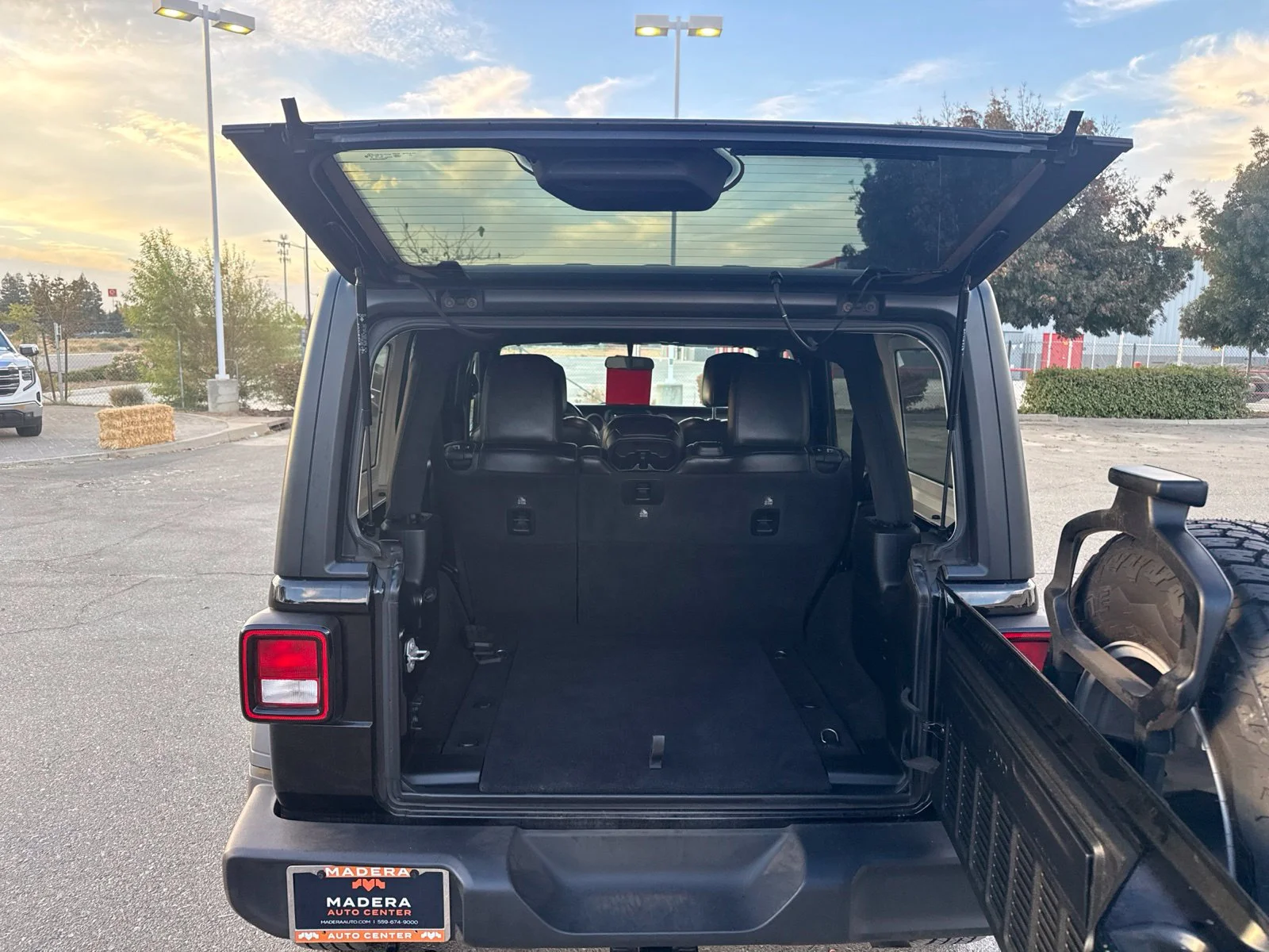 Used 2020 Black Jeep Unlimited Sport image 23