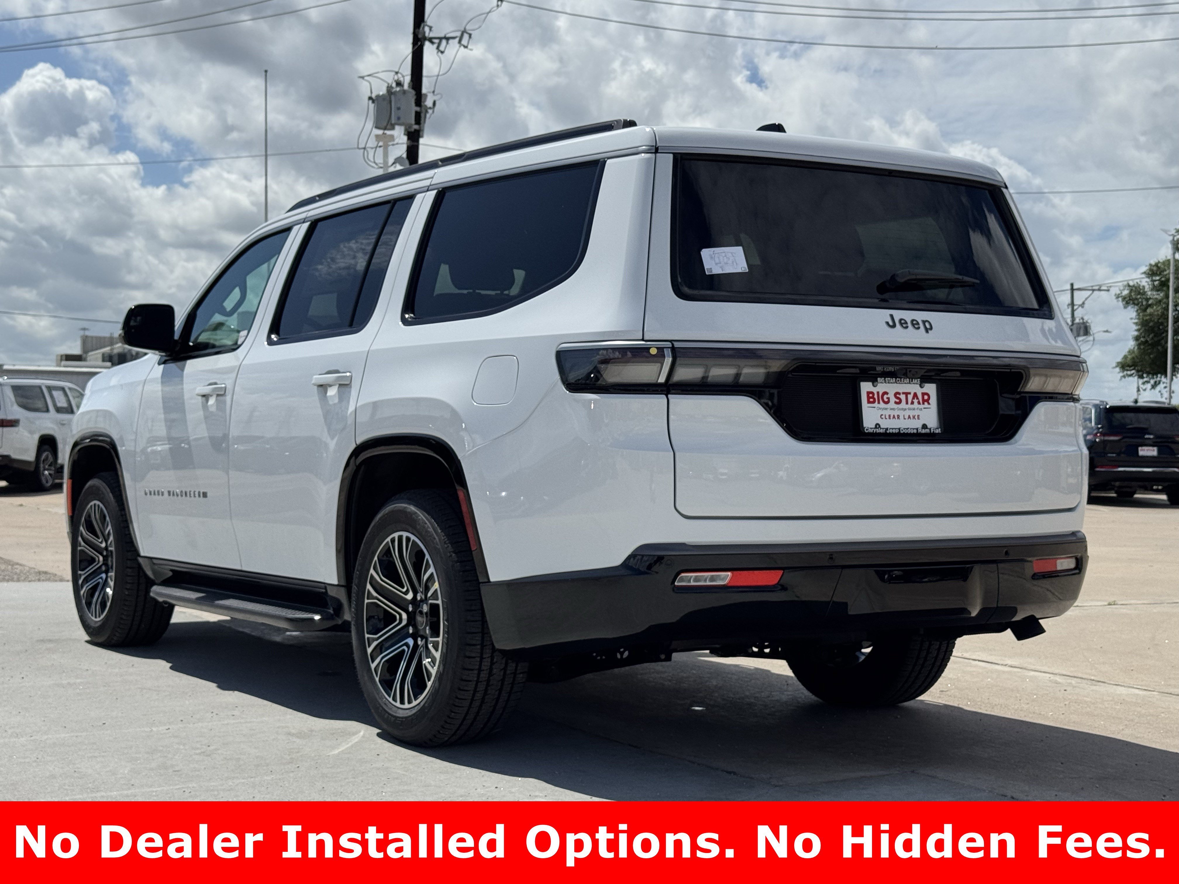 New 2026 Bright White Clear-Coat Exterior Paint Jeep 4x2 image 7