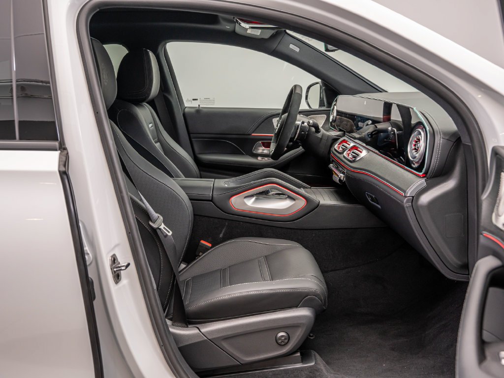 New 2027 MANUFAKTUR Moonlight White Metallic Mercedes-Benz AMG® GLE 53e 4MATIC+ Coupe image 27