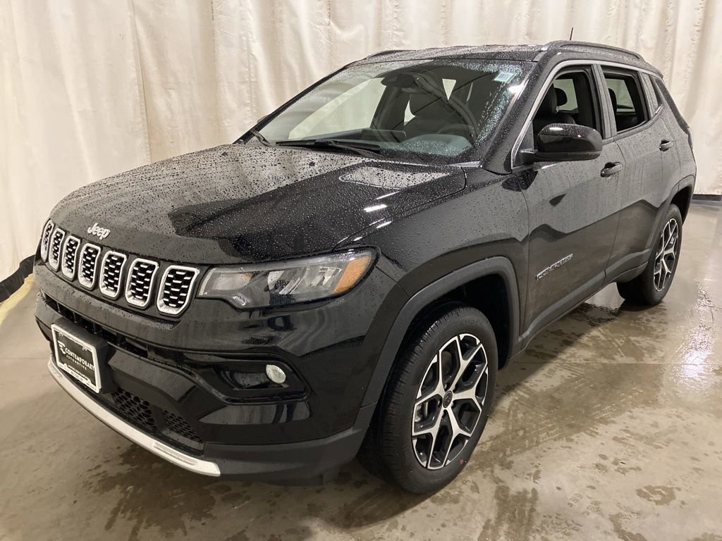 New 2026 Diamond Black Crystal Pearl-Coat Exterior Paint Jeep Limited image 15
