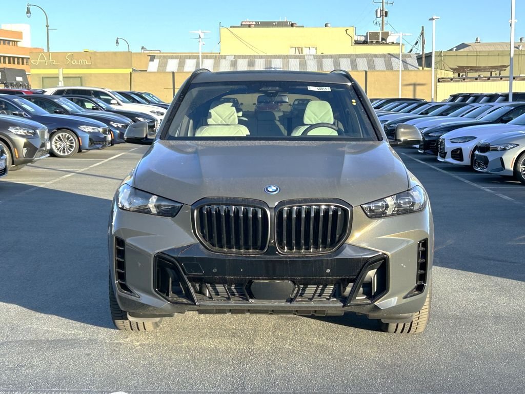 New 2026 Dravit Grey Metallic BMW xDrive50e image 8