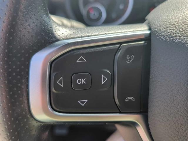 New 2026 Diamond Black Crystal Pearl-Coat Exterior Paint RAM Tradesman image 23