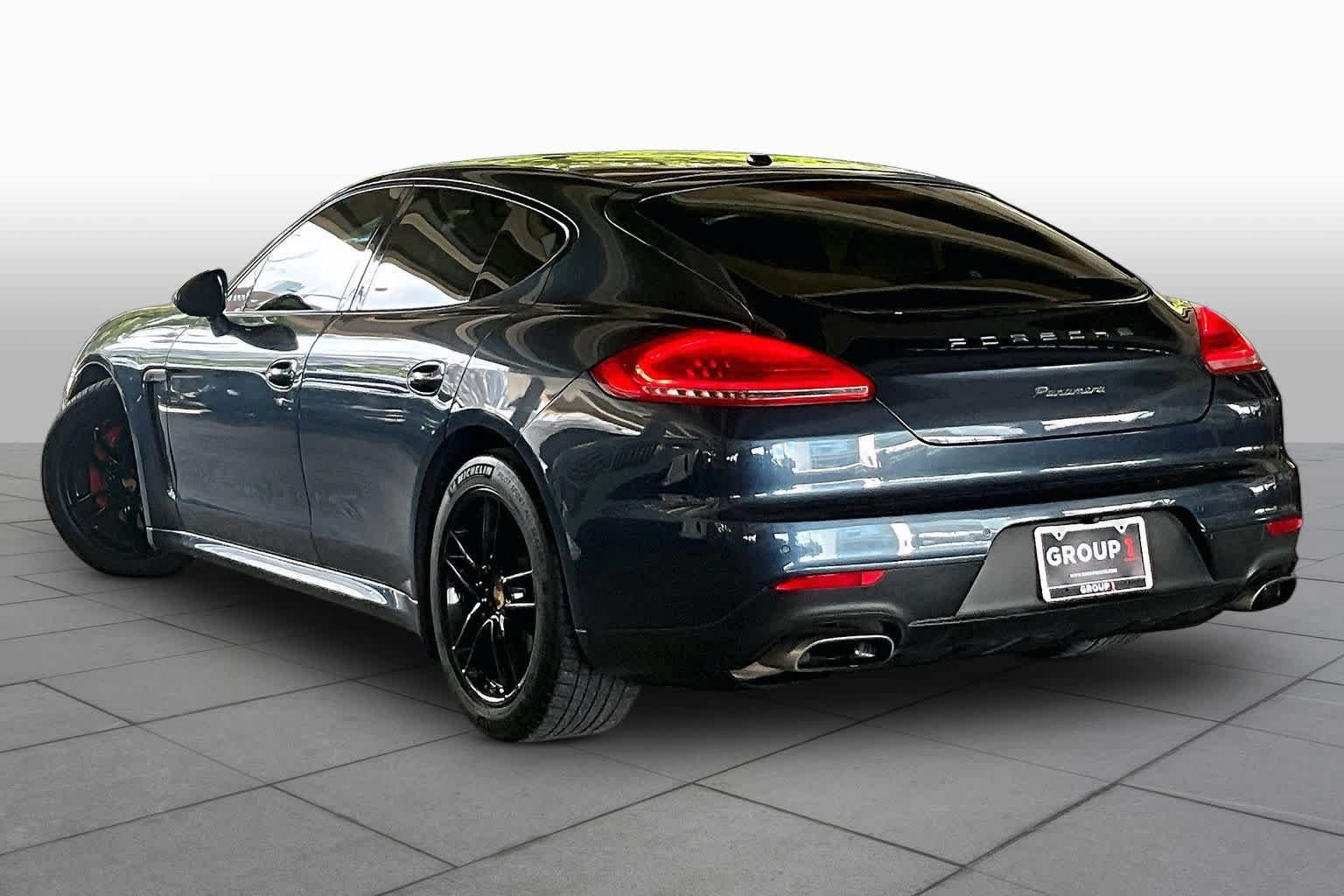 Used 2014 Yachting Blue Metallic Porsche  image 11