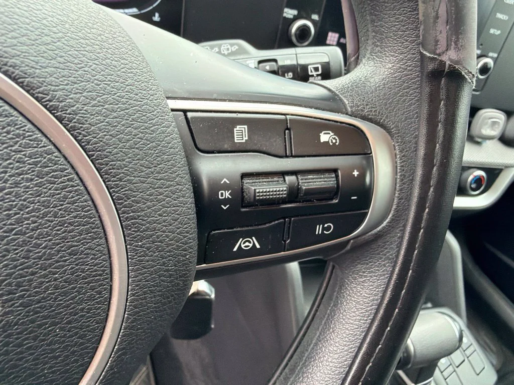 Used 2024 Fusion Black Kia LX image 27