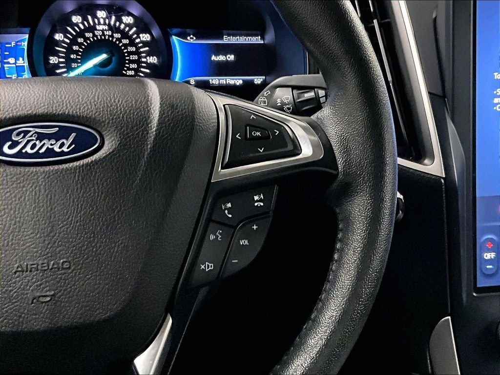 Used 2022 White Ford SEL image 23