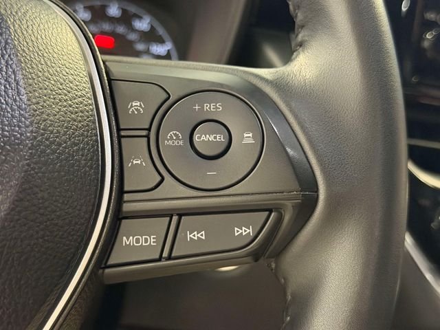 Used 2025  Toyota SE image 21
