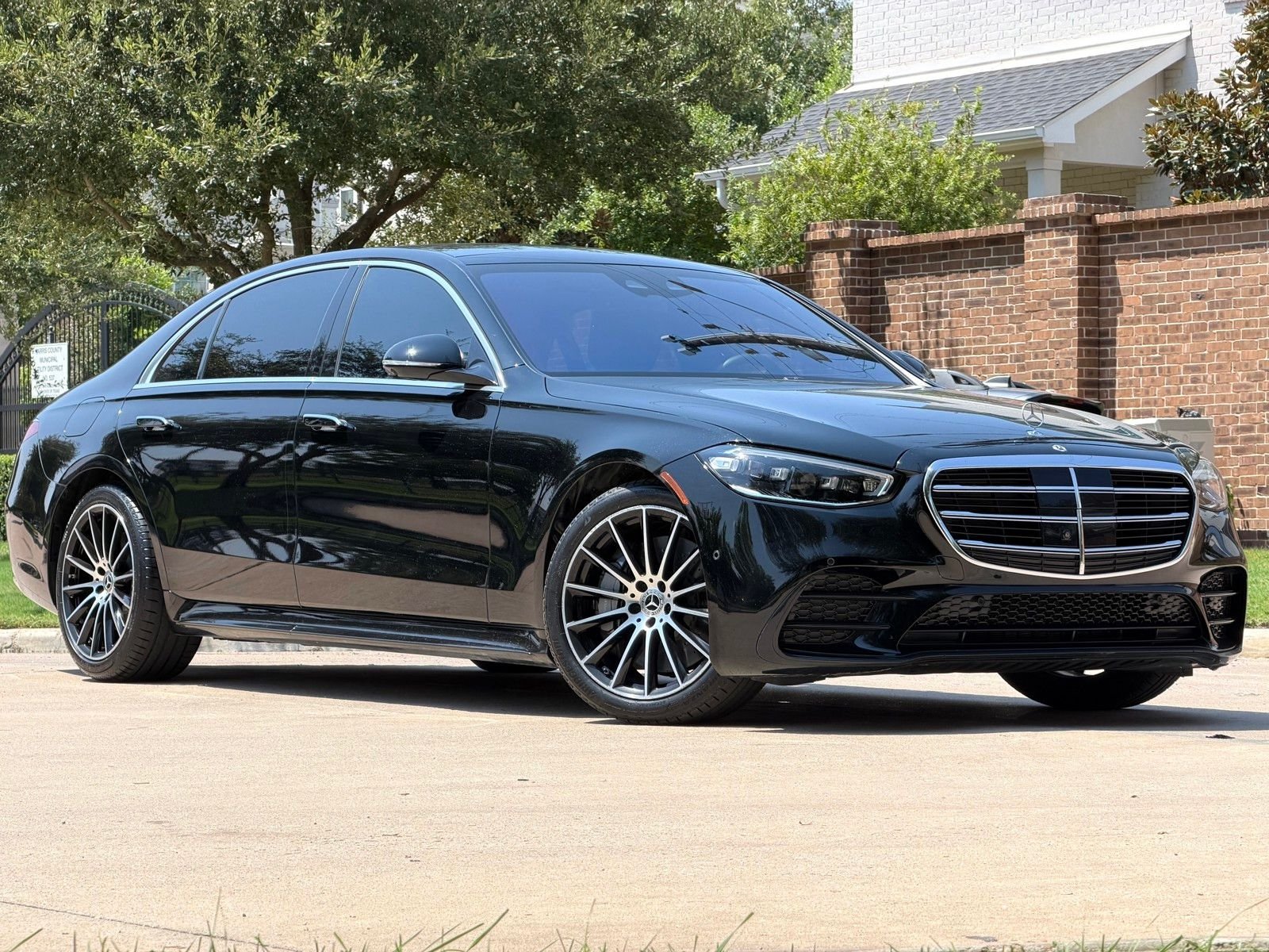 Certified Used 2022 Black Mercedes-Benz S 500 image 1