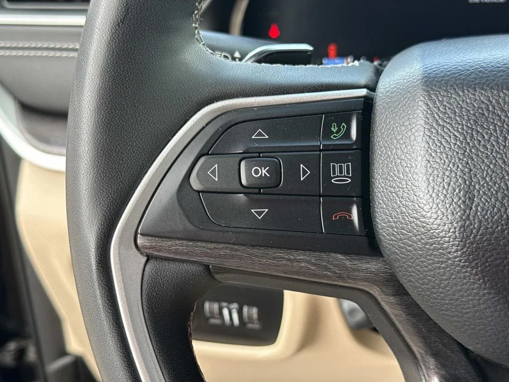 Used 2023 Black Jeep Limited image 41