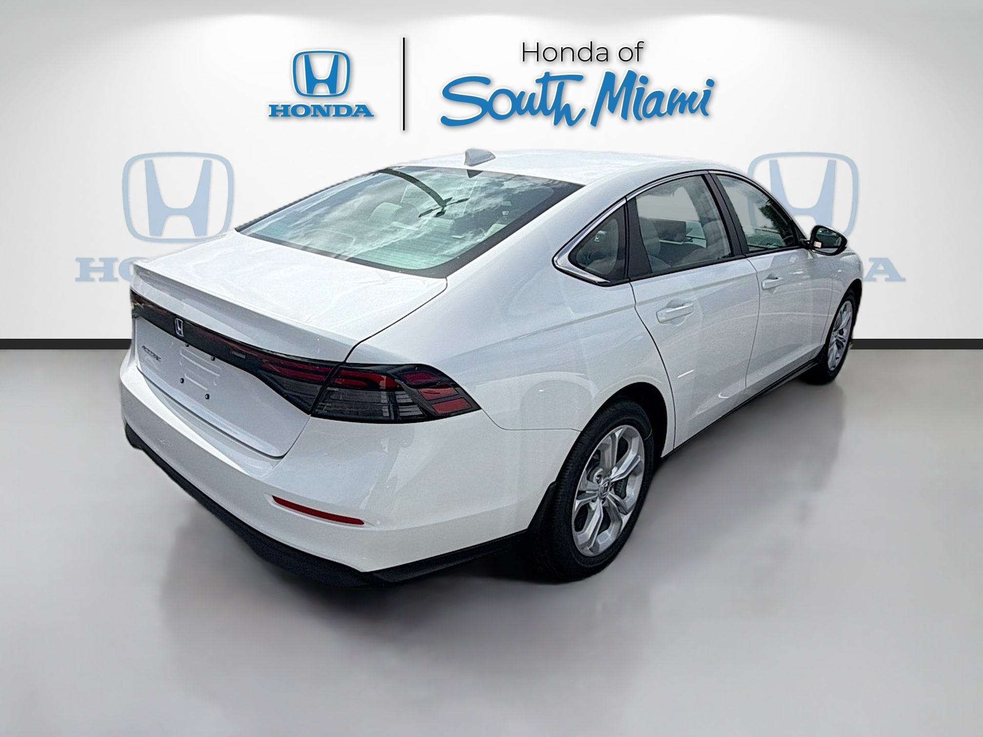 New 2026 Platinum White Pearl Honda LX image 7