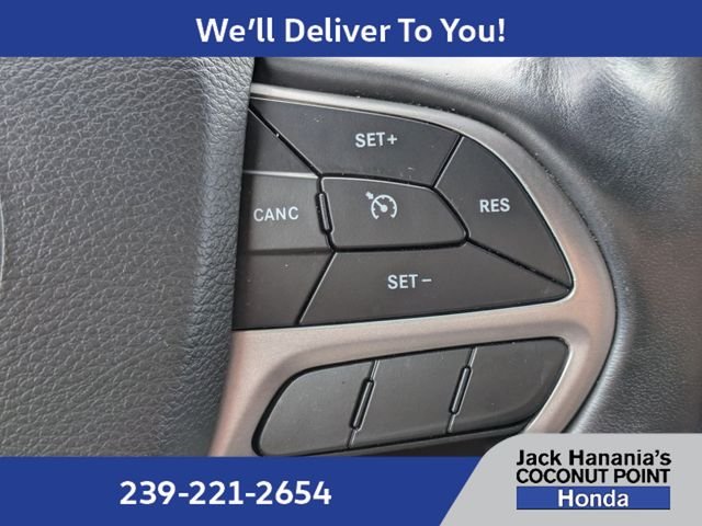 Used 2020 Silver Jeep Altitude image 29