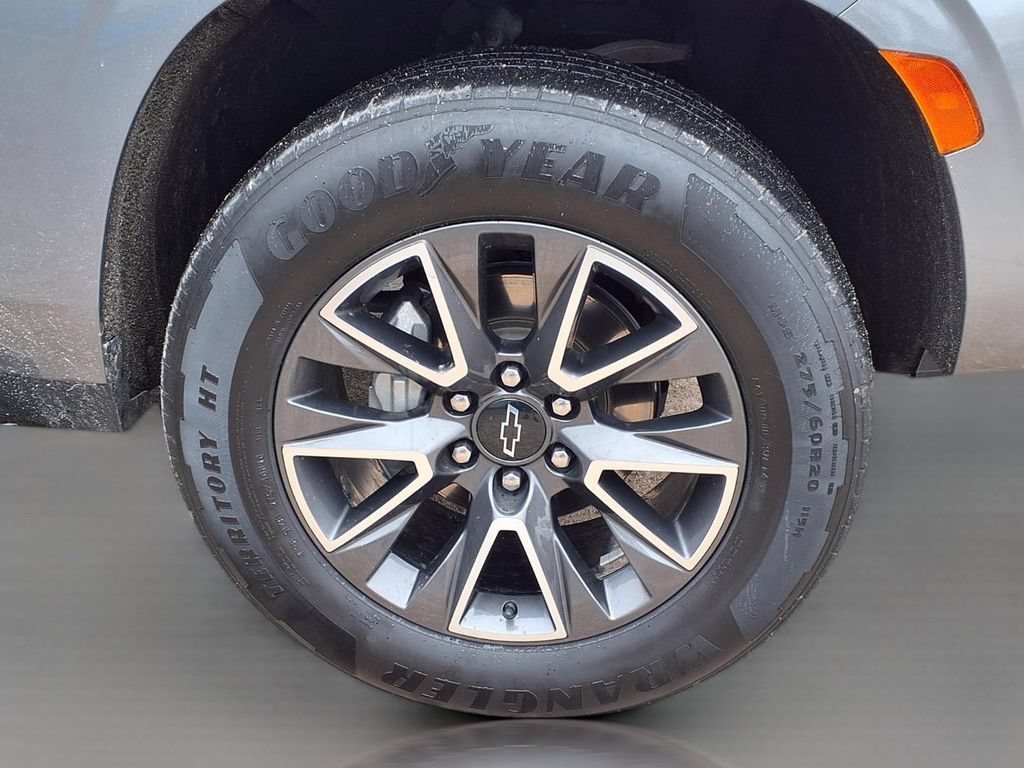 Used 2022 Satin Steel Metallic Chevrolet Z71 image 10