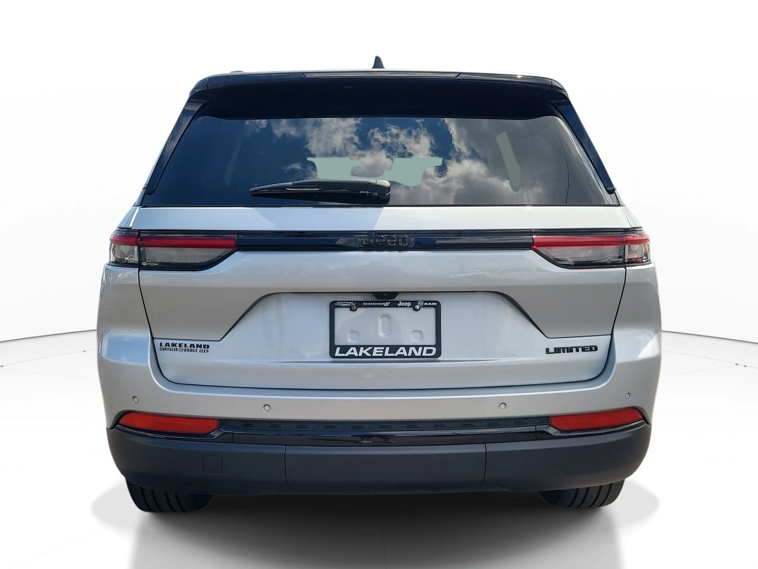 Used 2024 Silver Zynith Jeep Limited image 5