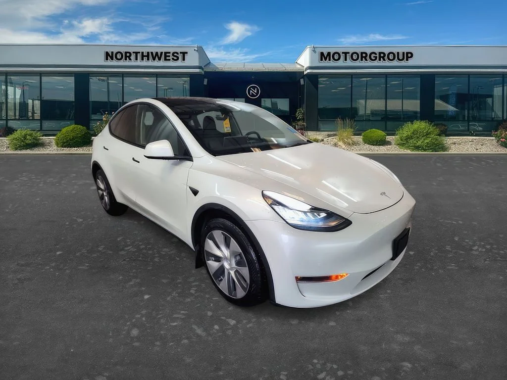 2022 Tesla Model Y Long Range Dual Motor All-Wheel Drive's photo