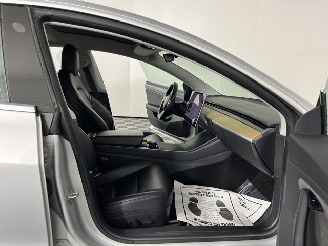 Used 2018 Silver Tesla Long Range Battery image 27