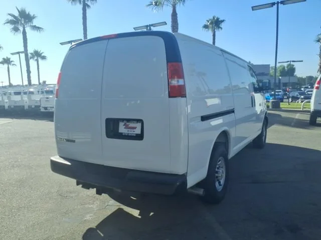 New 2026 Summit White Chevrolet WT image 8