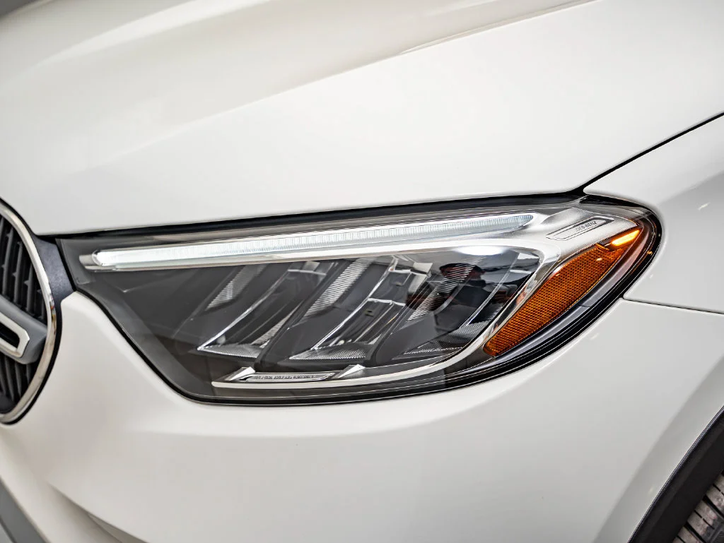 New 2026 Polar White Mercedes-Benz GLC 300 image 11