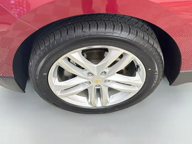 Used 2019 Red Chevrolet Premier image 33