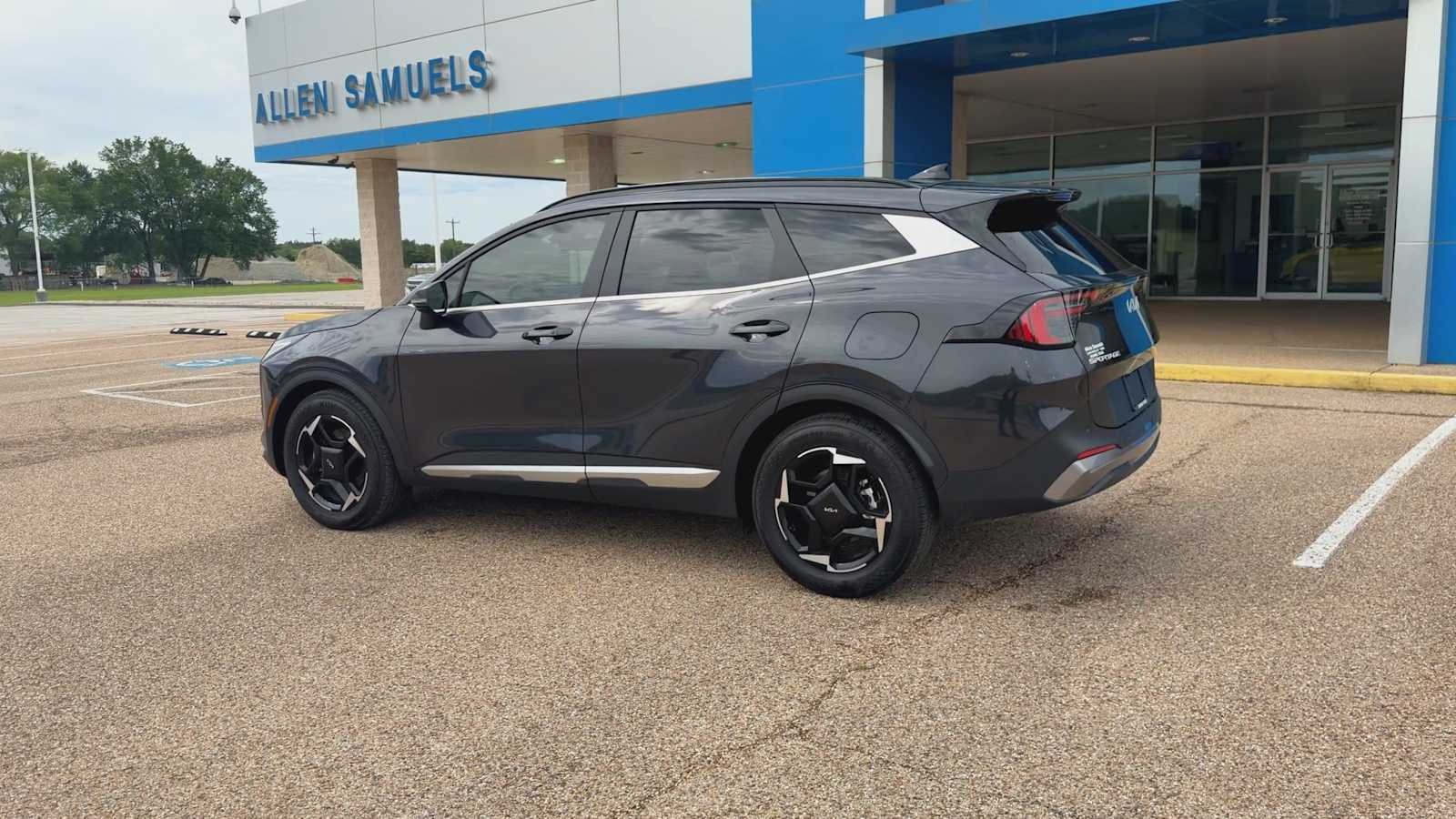 Used 2026 Panthera Metal Gray Kia EX image 6