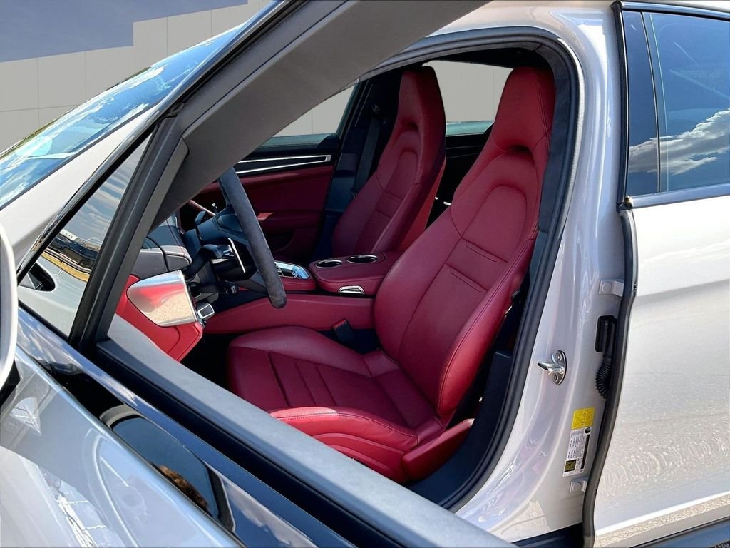 Used 2023  Porsche 4 Platinum Edition image 5