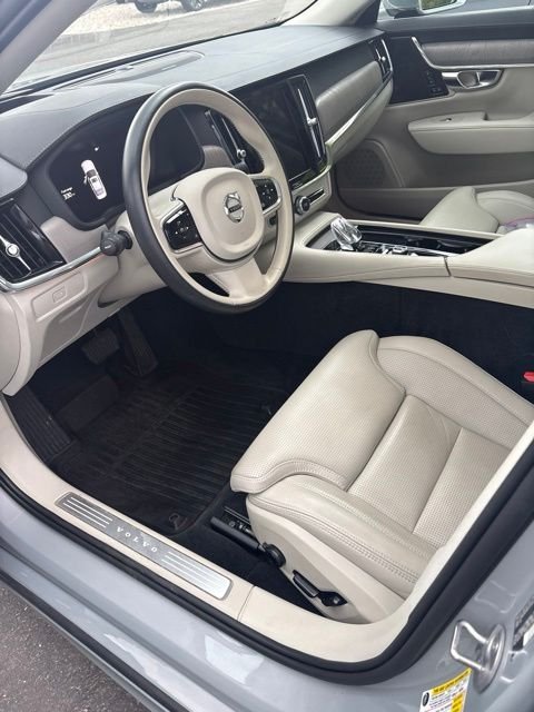Used 2024 Gray Metallic Volvo Ultimate image 4