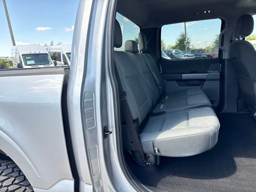 Used 2025 Silver Ford XLT w/ LIFTKIT image 27