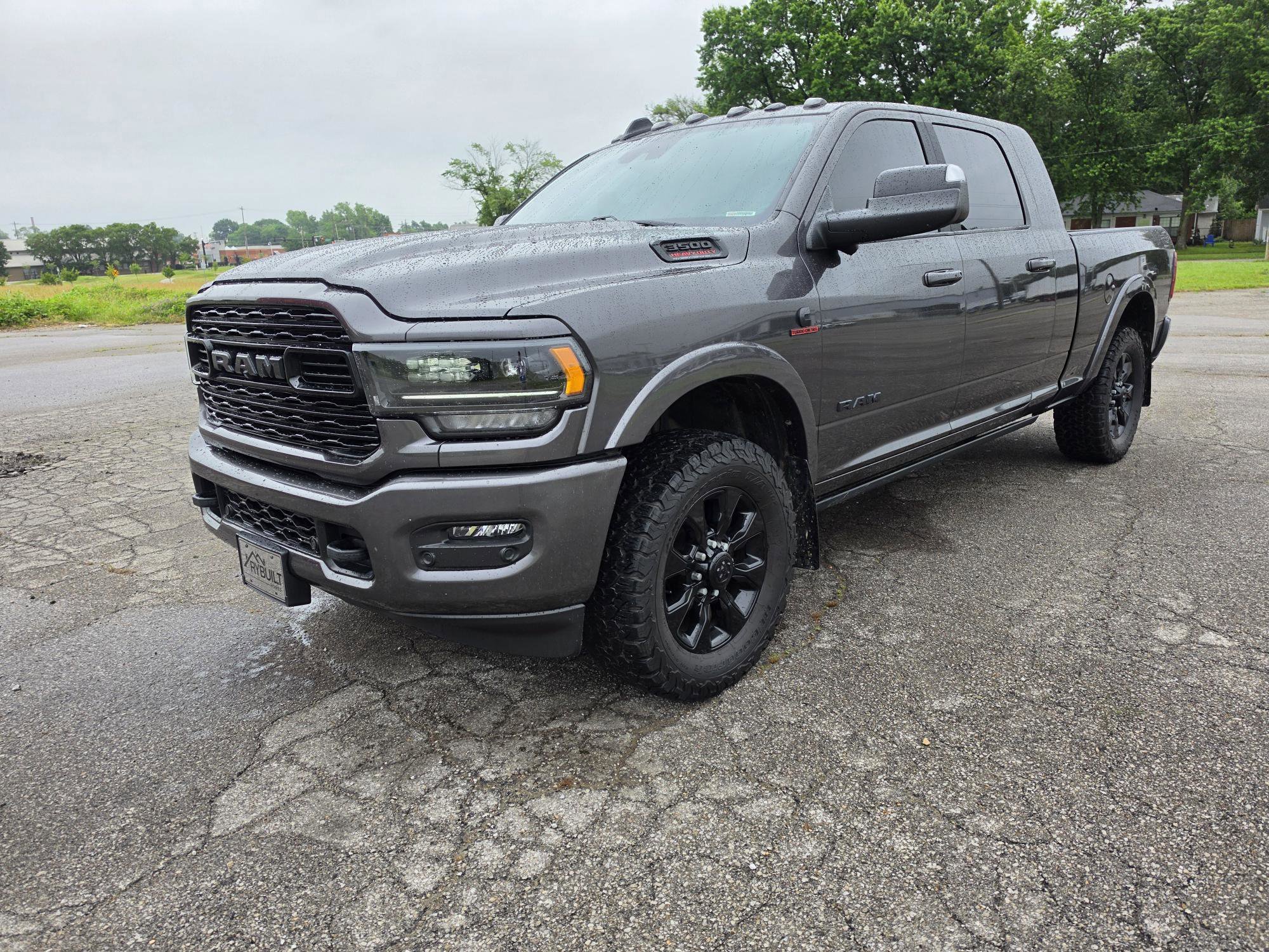 Used 2022 Granite Crystal Metallic Clearcoat Ram Limited image 9