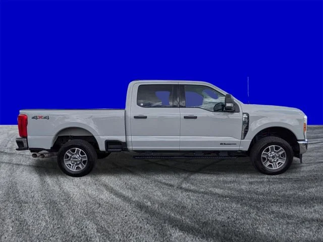 Certified Used 2025 Avalanche Ford XLT image 3