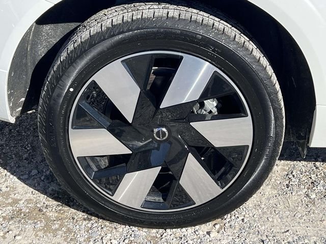 2025 Volvo XC60 Plus - Photo 8