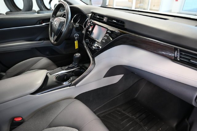 Used 2019 Silver Toyota LE image 14