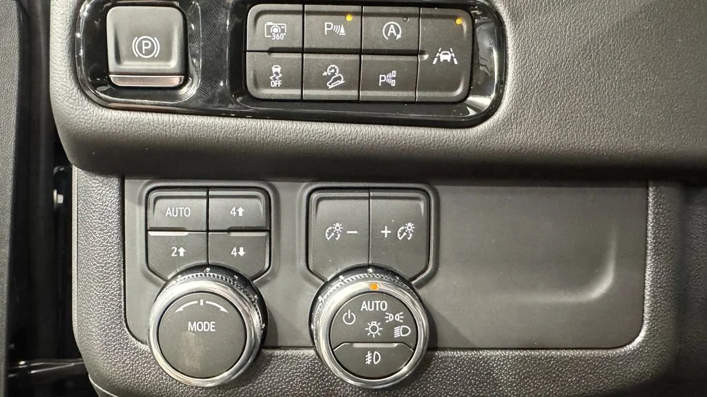 2026 GMC Yukon XL AT4 - Photo 22