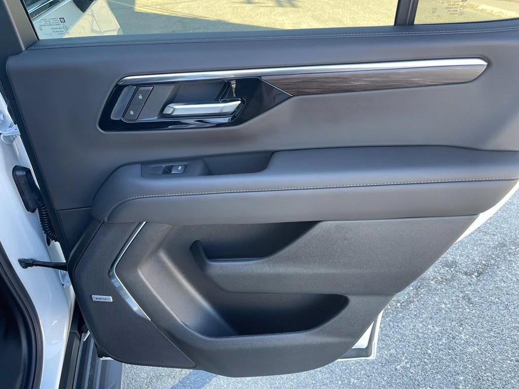New 2026 Summit White Chevrolet LT image 30