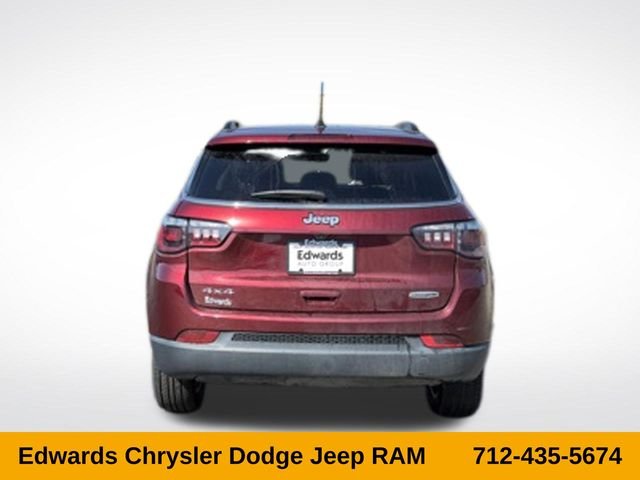 Used 2022 Red Jeep Latitude Lux image 6