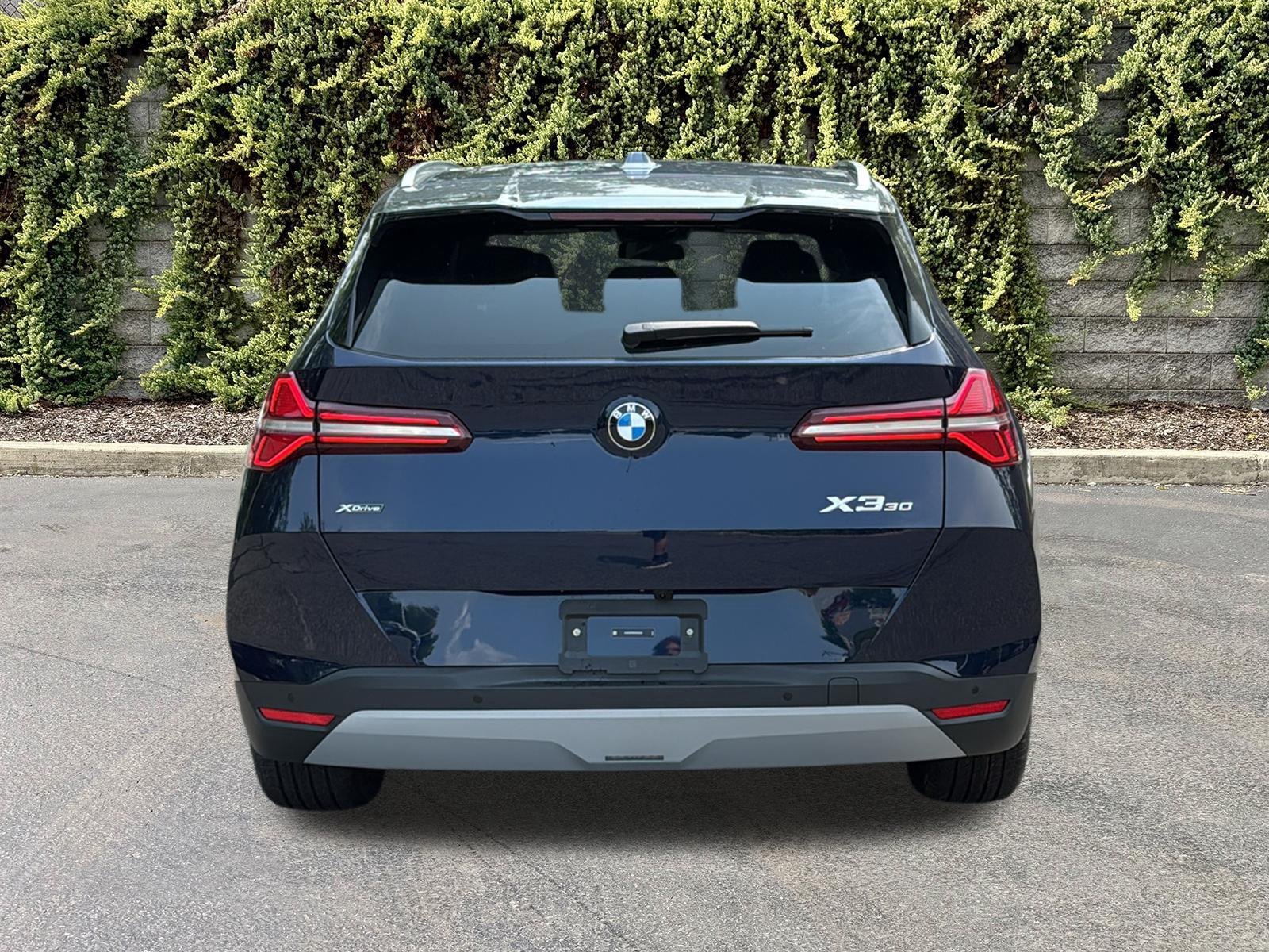 New 2026 Tanzanite Blue II Metallic BMW 30 xDrive image 5