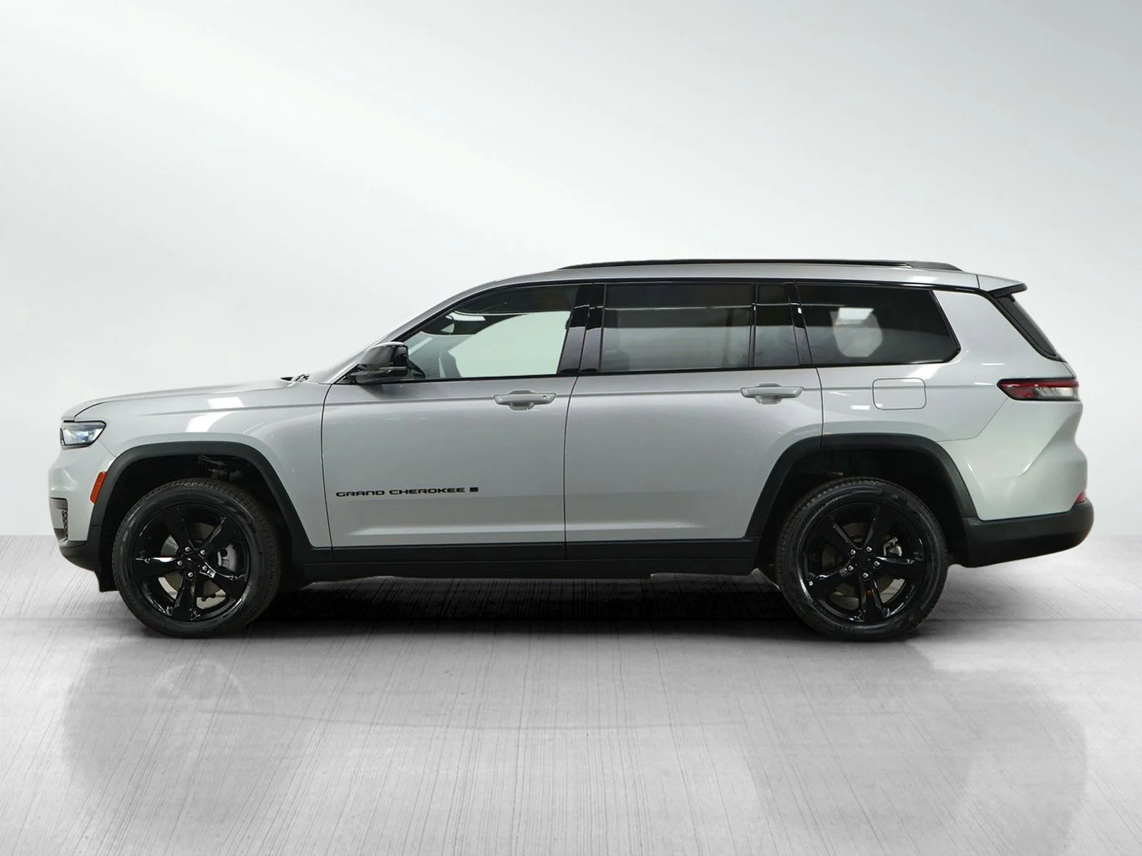 Used 2024 Jeep Grand Cherokee L Altitude with VIN 1C4RJKAG6R8562799 for sale in Hopkins, Minnesota