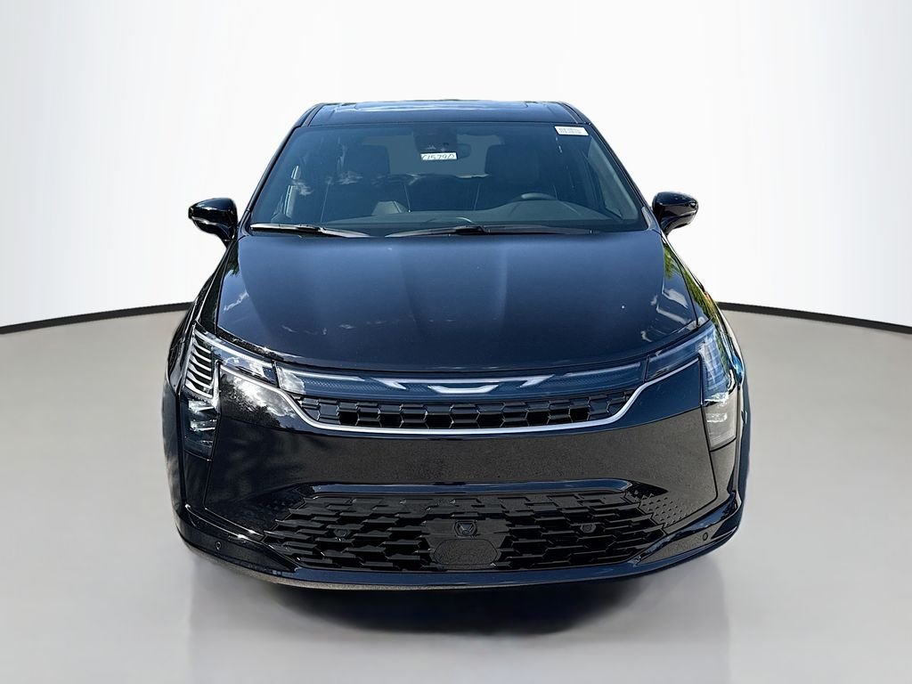 New 2027 Diamond Black Crystal Pearl-Coat Exterior Paint Chrysler Limited image 2